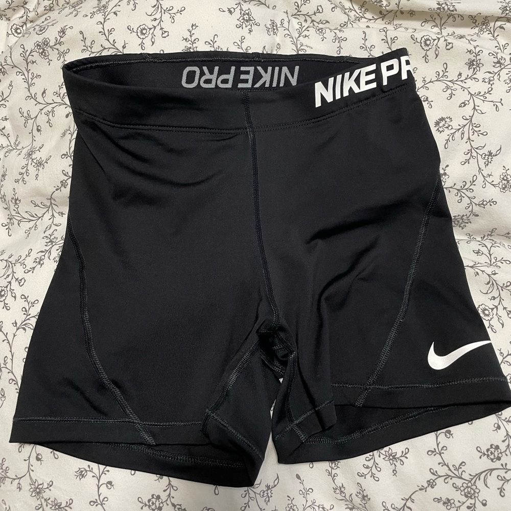 Nike pro dry fit workout shorts size medium